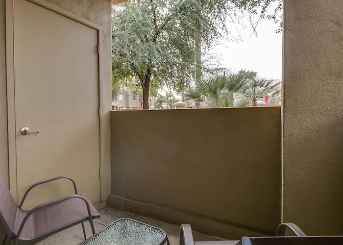 Cozy 1-bdrm Next To Pool