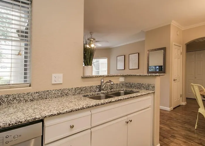 Cozy 1-bdrm Next To Pool